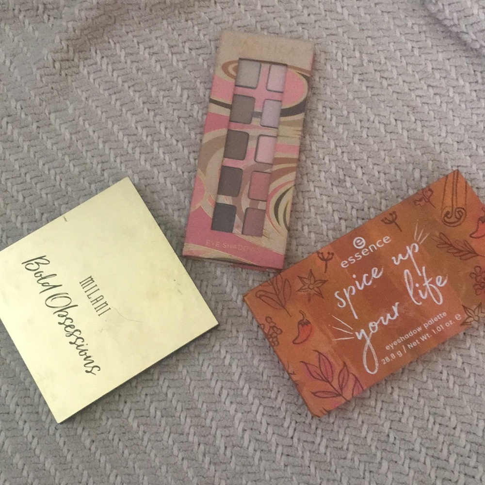 Lot of drugstore eyeshadow palettes